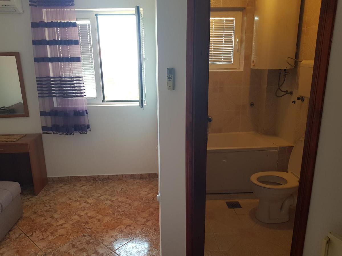 Apartments Drobni Pijesak Petrovac Kamer foto