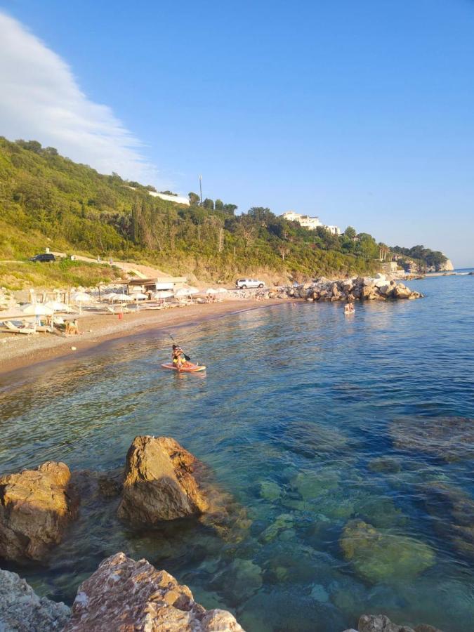 Apartments Drobni Pijesak Petrovac Buitenkant foto