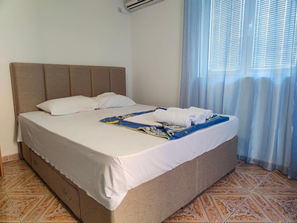Apartments Drobni Pijesak Petrovac Buitenkant foto
