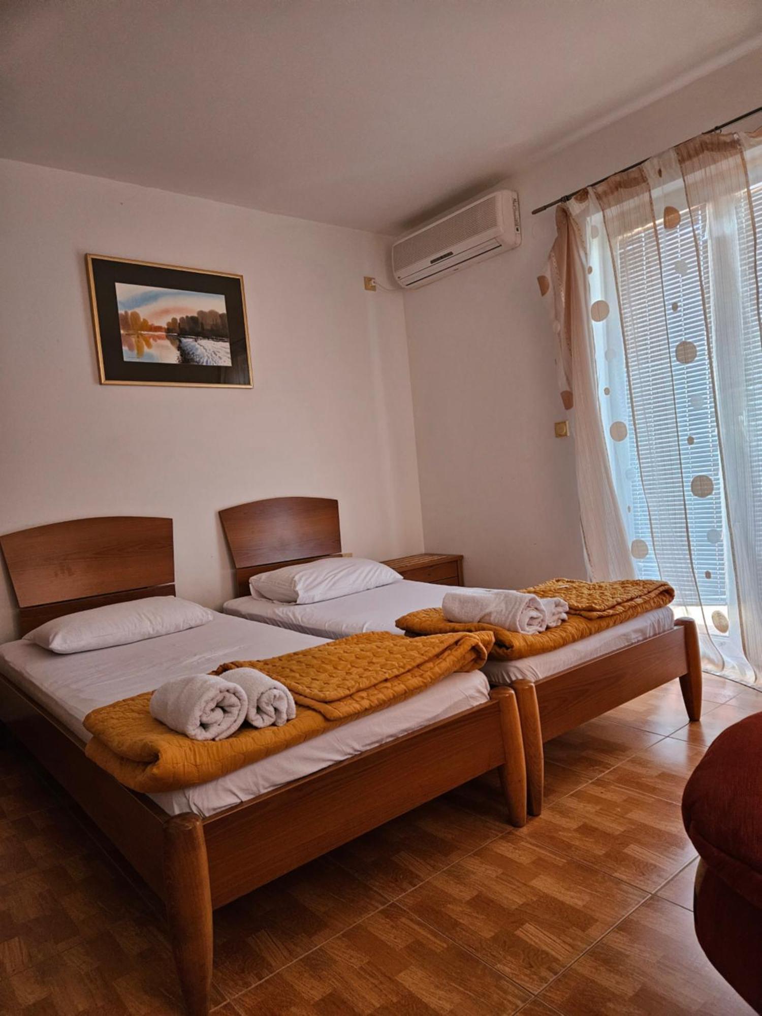 Apartments Drobni Pijesak Petrovac Kamer foto