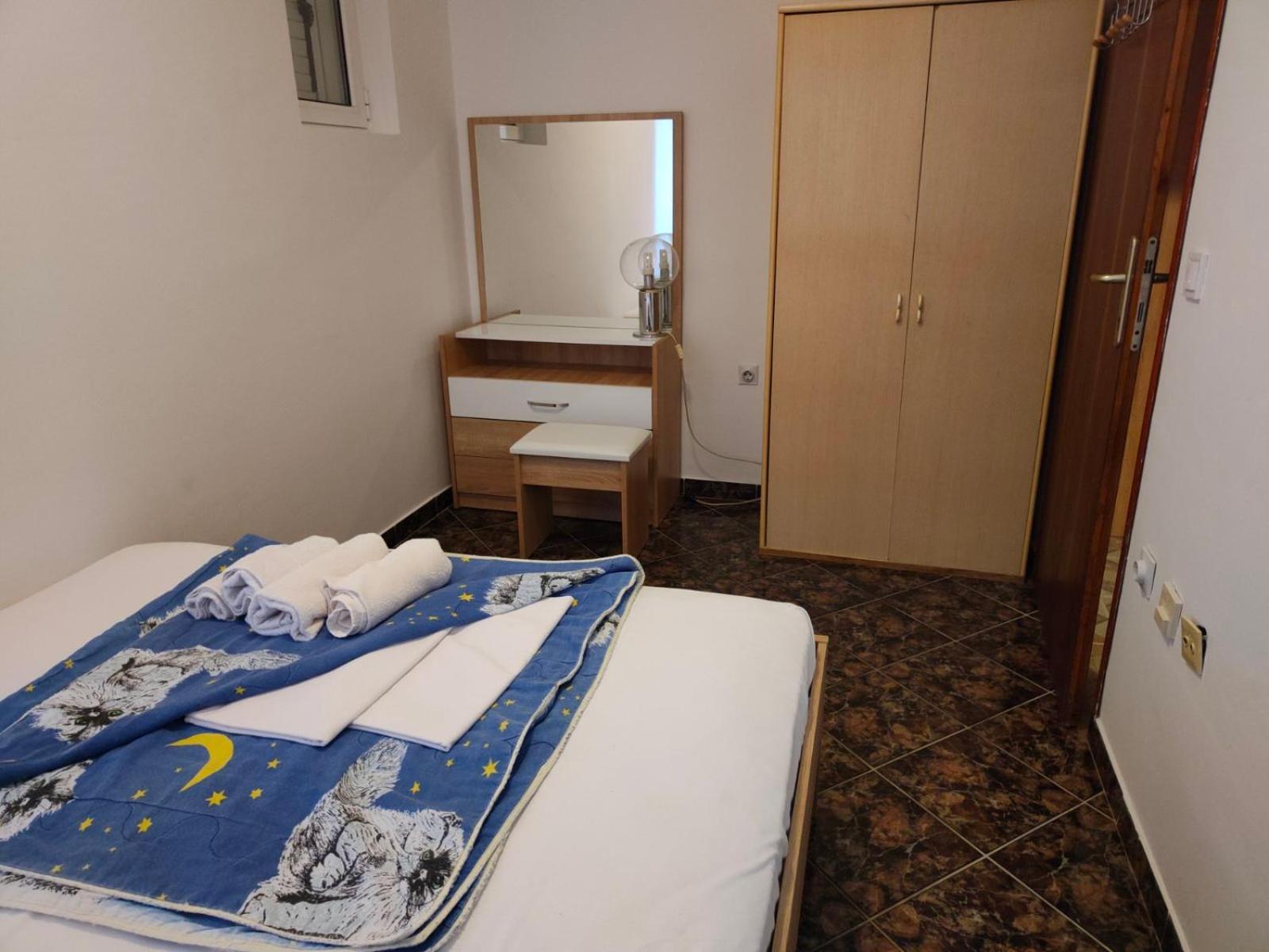 Apartments Drobni Pijesak Petrovac Kamer foto