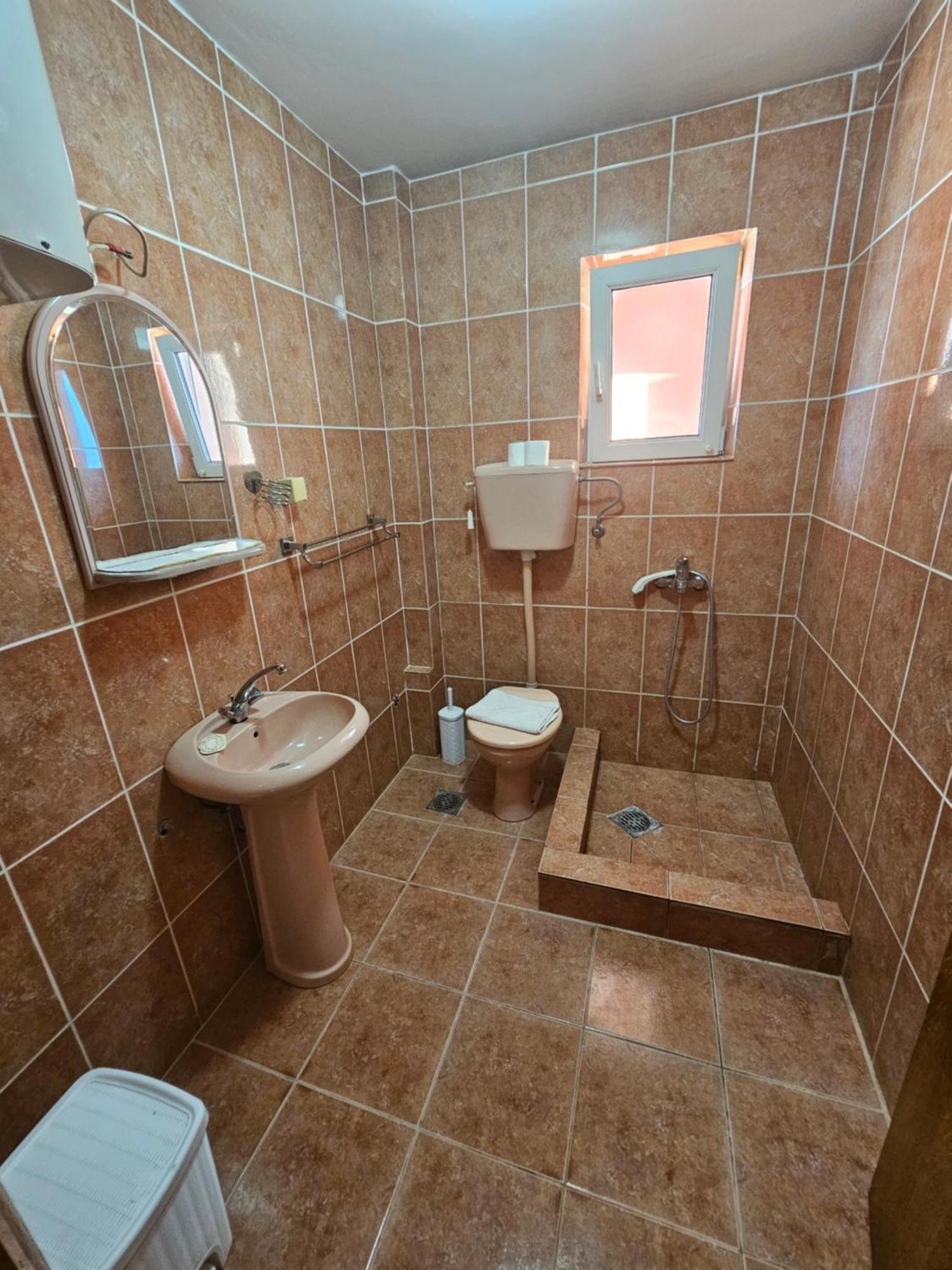 Apartments Drobni Pijesak Petrovac Kamer foto
