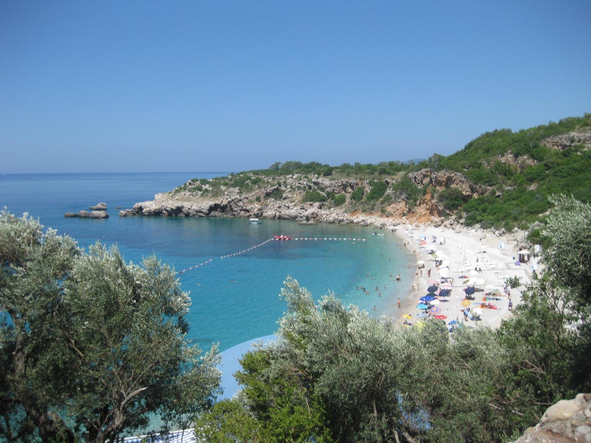 Apartments Drobni Pijesak Petrovac Buitenkant foto