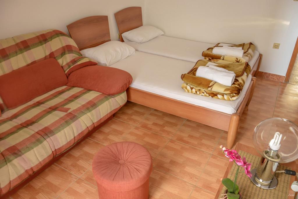 Apartments Drobni Pijesak Petrovac Buitenkant foto