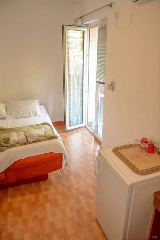 Apartments Drobni Pijesak Petrovac Buitenkant foto