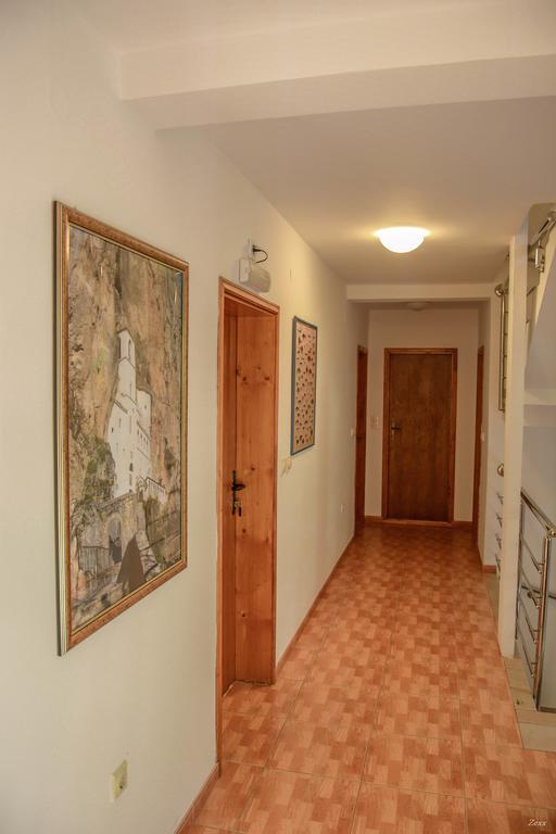 Apartments Drobni Pijesak Petrovac Buitenkant foto
