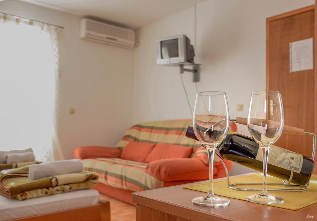 Apartments Drobni Pijesak Petrovac Buitenkant foto