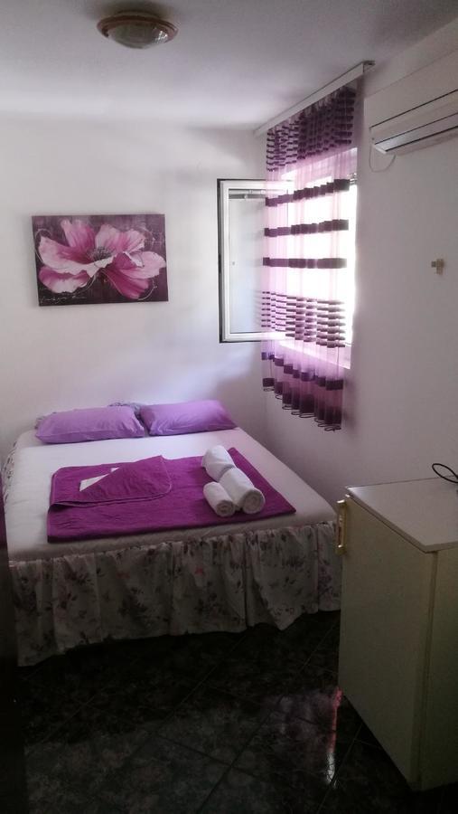 Apartments Drobni Pijesak Petrovac Buitenkant foto